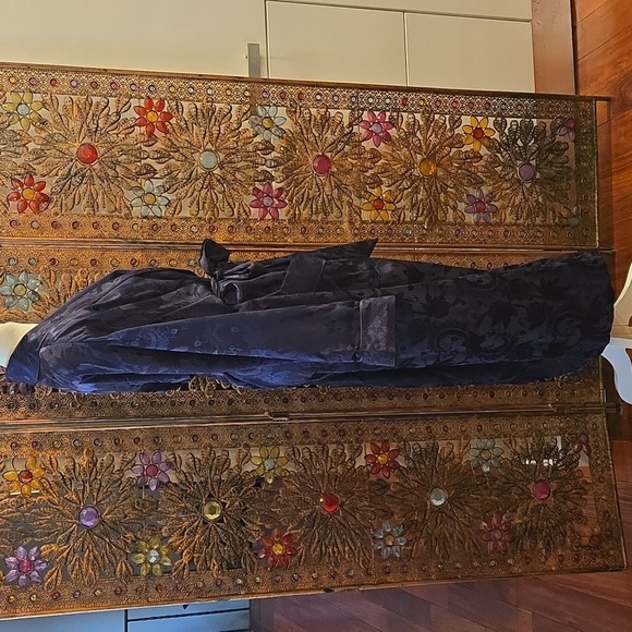 Victoria's Secret Blue Satin Jaquard Robe with Shawl Collar - Picture 6 of 10